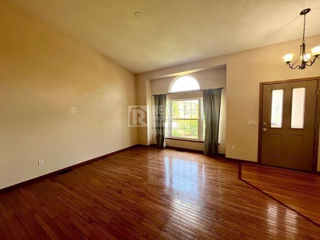 Photo - 1313 Coolcrest Dr