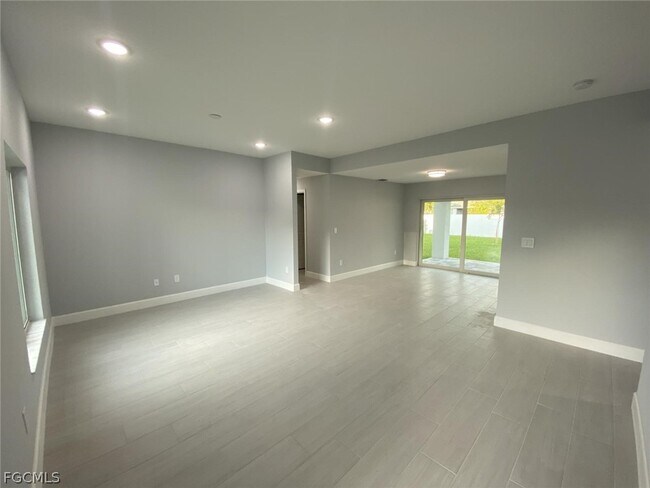 Photo - 23 NE 16th Pl