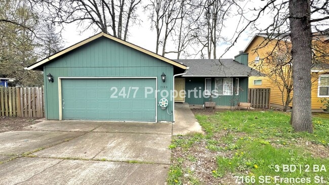 Building Photo - Updated 3BD | 2BA Home with Garage & Large Deck - Hillsboro