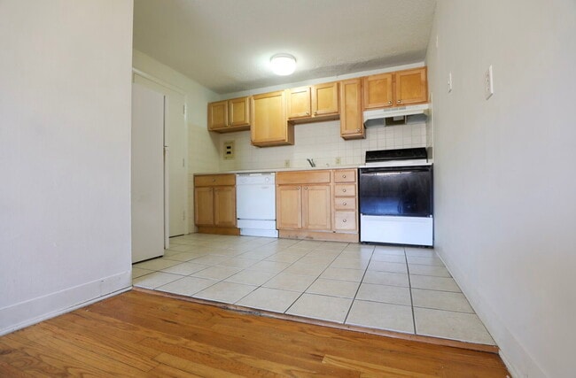Photo - 239 Kelton St Unit U32