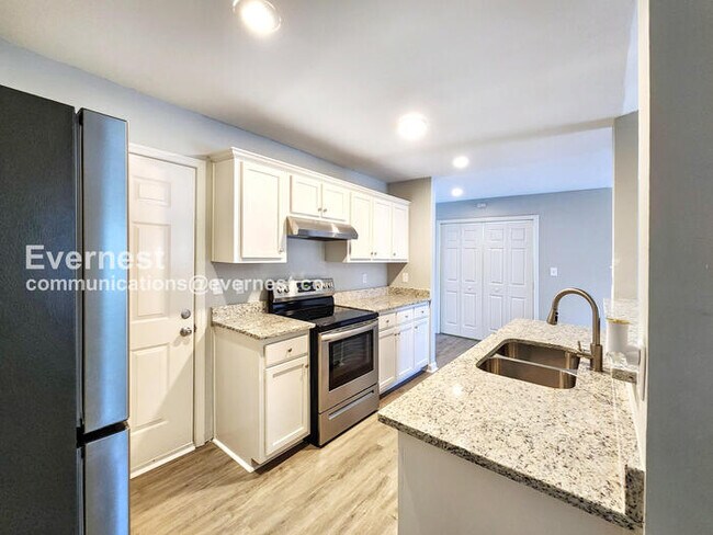 Photo - 2175 Red Oak Cir