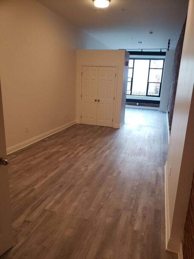 151 E 2nd St Unidad 155 Loft