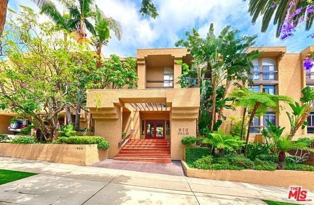 Proudly enter your new home, in the middle of it all - 970 Palm Avenue Unidad 107