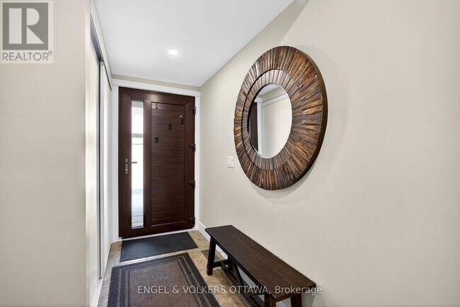 Photo - 251 Bruyère St