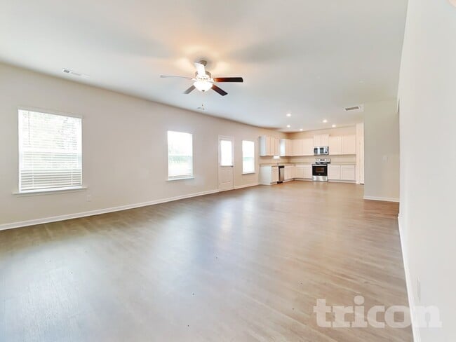 Photo - 1392 Deutz Dr