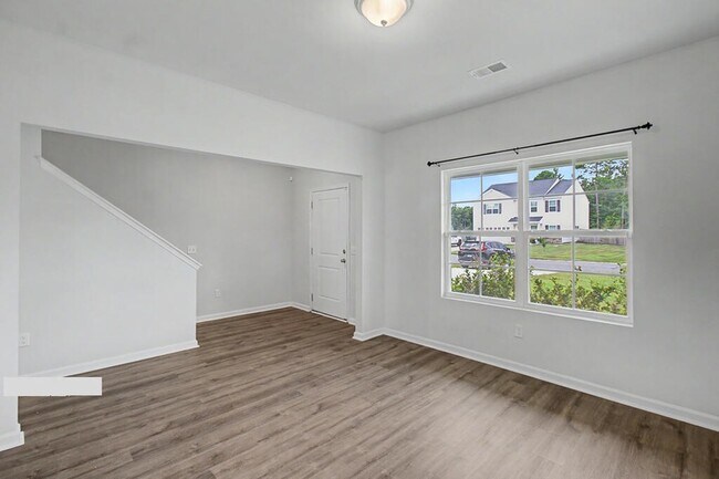 Photo - 147 Enclave Wy