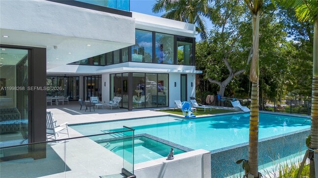 Photo - 922 NE 78th St