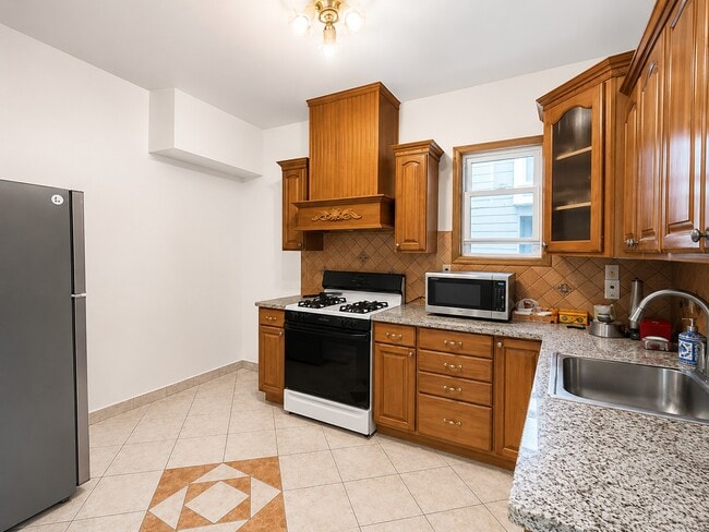 Photo - 17546 88th Ave