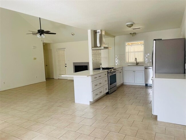 Building Photo - 2406 Patsy Pkwy