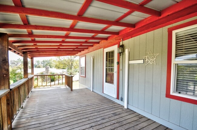 Photo - 3761 Junction Hwy