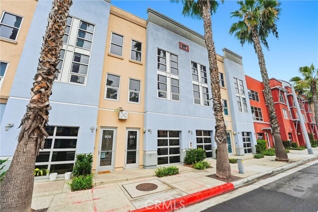 Building Photo - 911 E Santa Ana Blvd