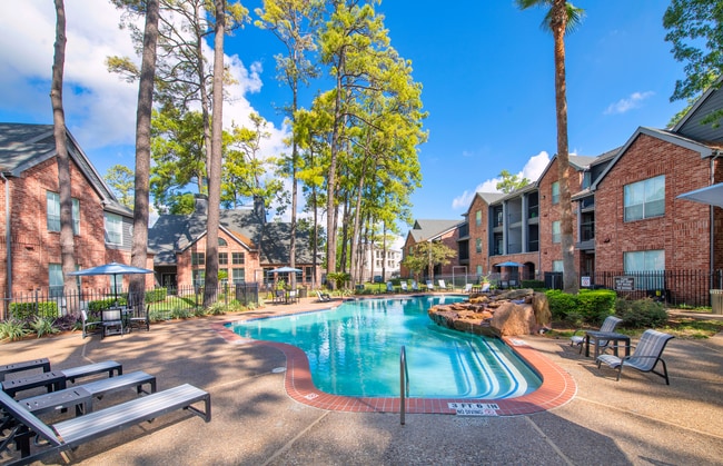 Building Photo - Greenwood Forest