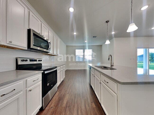 Photo - 550 Onate Cir