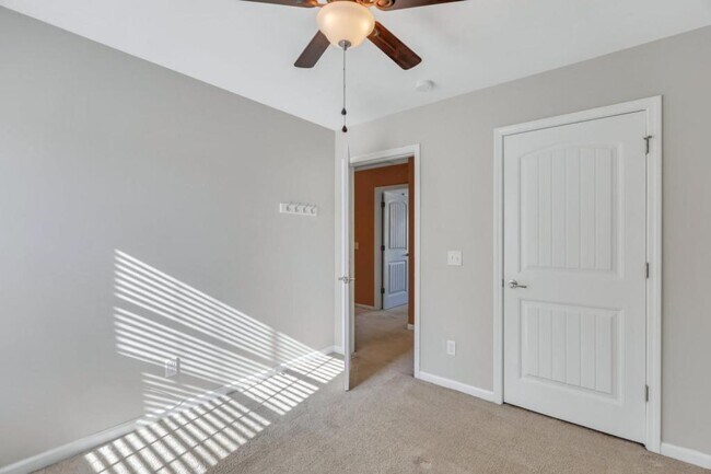 Photo - 205 Ventura Pl
