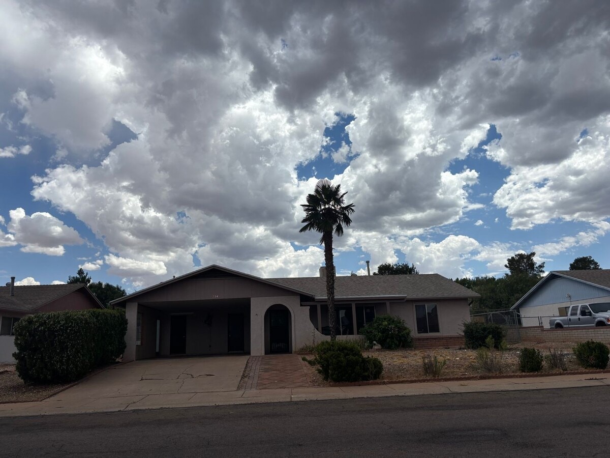 Photo - 554 Hegge Dr