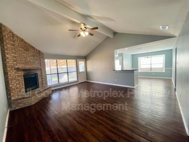 Photo - 2532 Independence Dr