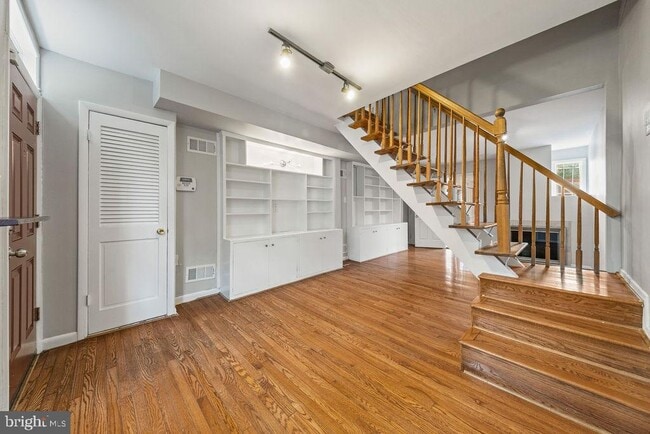 Photo - 1124 C St NE