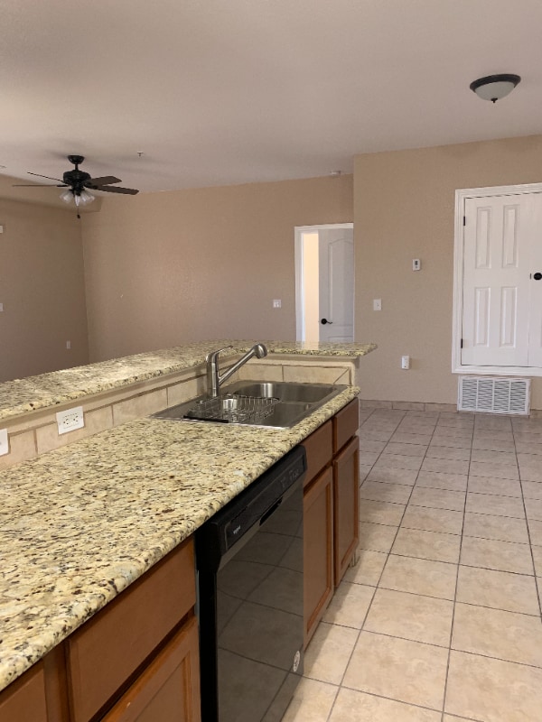 Photo - 6325 Reynolds Dr Unidad 112