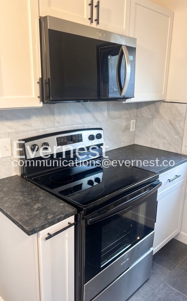 Photo - 2730 Elliott Ave