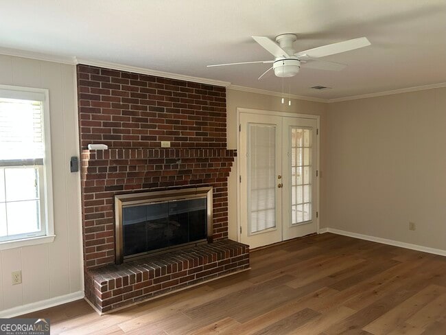 501 Kissing Bower Rd