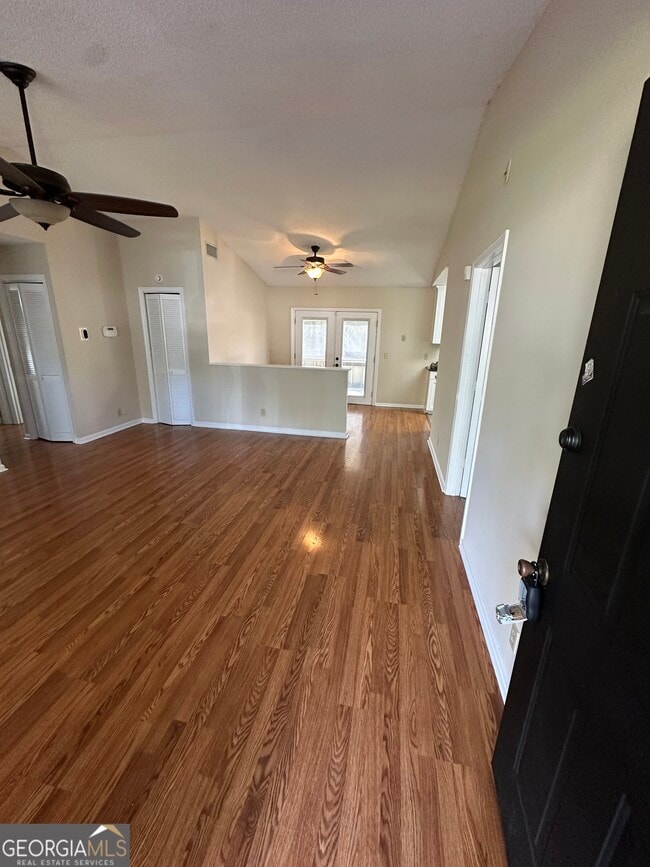 Photo - 205 Woodlawn Dr