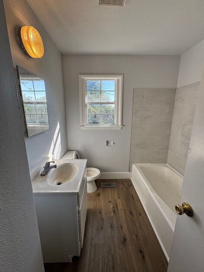 Photo - 3 Bedroom 1 Bath Home