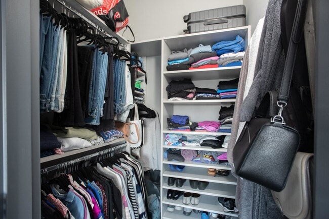 Photo - 102 CHRISTOPHER COLUMBUS Dr Unit 702