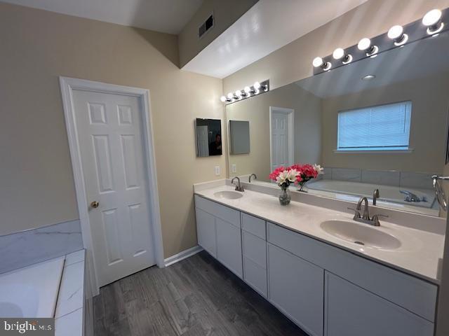 Photo - 4704 Denview Way