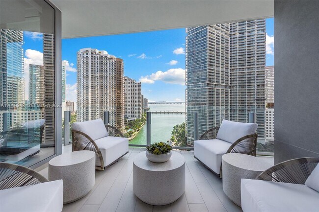 Building Photo - 300 Biscayne Blvd Way Unit 1605