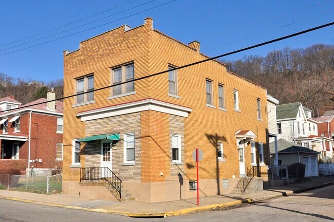 Photo - 1102 Woodward Ave Unit 1