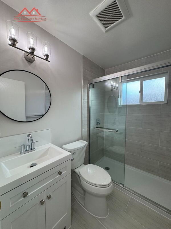 411 College Ave Unit B