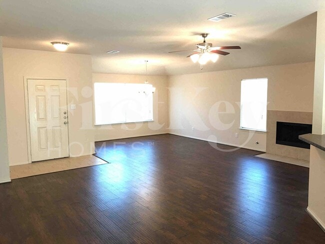 Photo - 1218 Jewel Ln