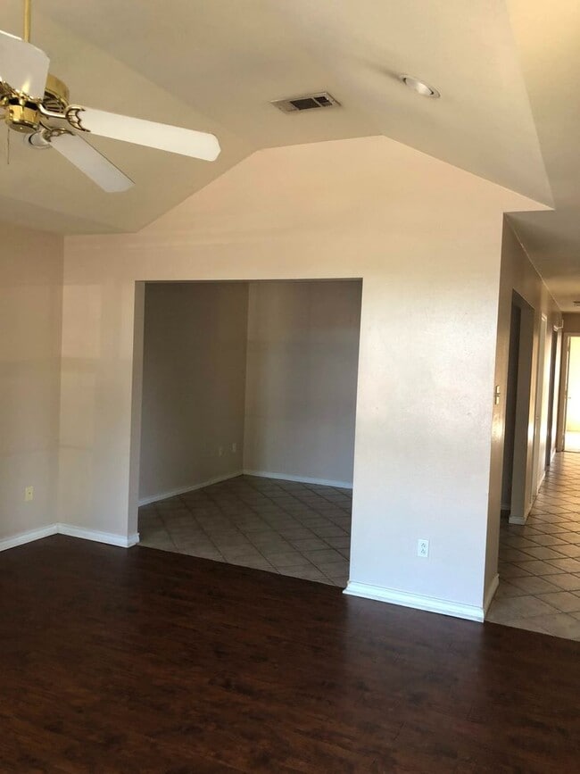 Building Photo - Spacious 3 Bedroom, 3 Bathroom Duplex in Steeplechase – Available for SUBLEASE August 4, 2025