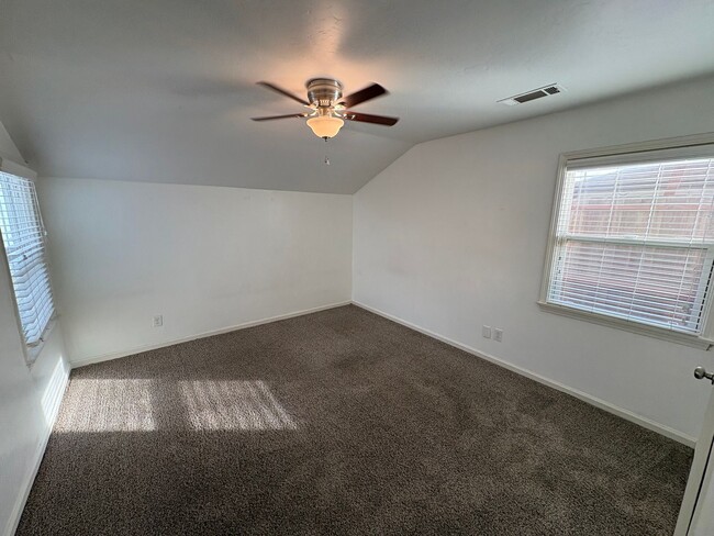 Photo - Charming Visalia home with detached garage Available Now!