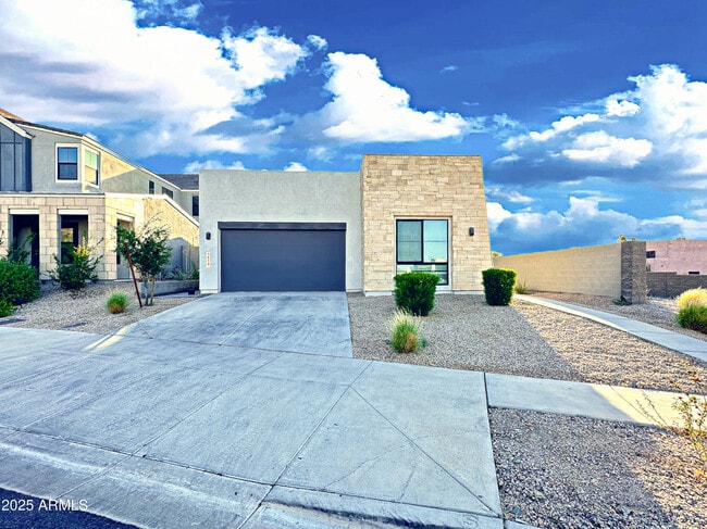 Building Photo - 9414 S 7th Pl Rental