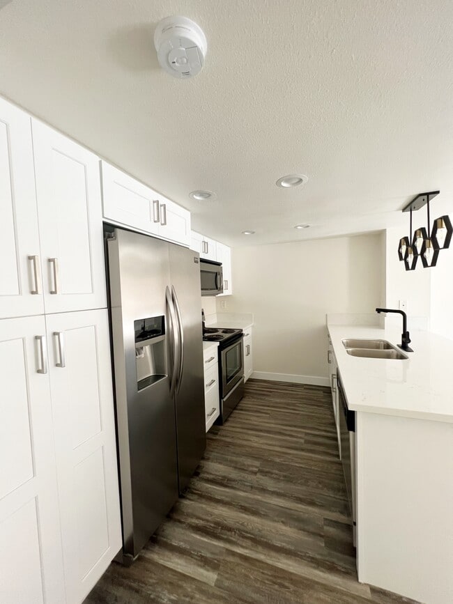 Building Photo - 15287 Maturin Dr Unit 76 Rental