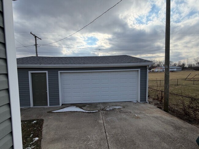 Photo - 405 E Cowing Dr