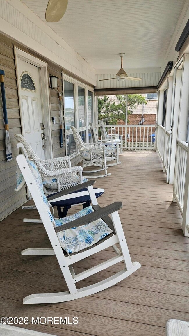 Photo - 10 E St