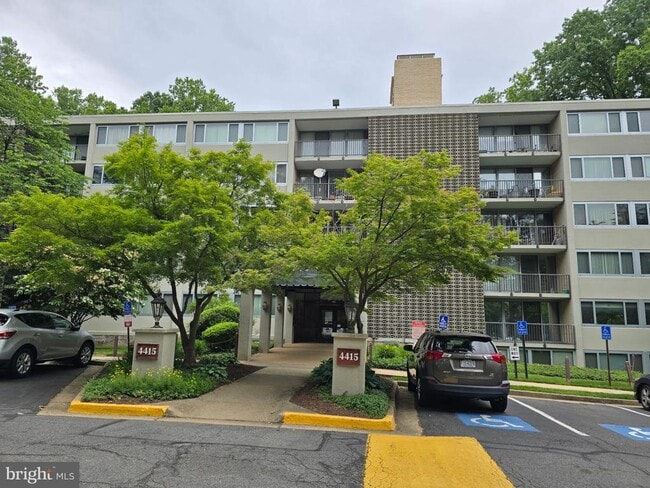 Photo - 4415 Briarwood Ct N Apartment Unit 11