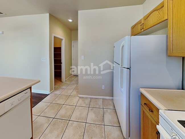 Photo - 924 Country Skies Ave