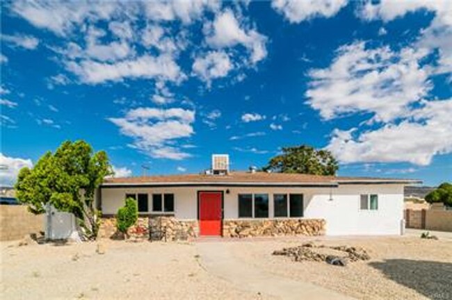Spacious 2BD/1BA – Minutes from Joshua Tree! - Spacious 2BD/1BA – Minutes from Joshua Tree! Townhome