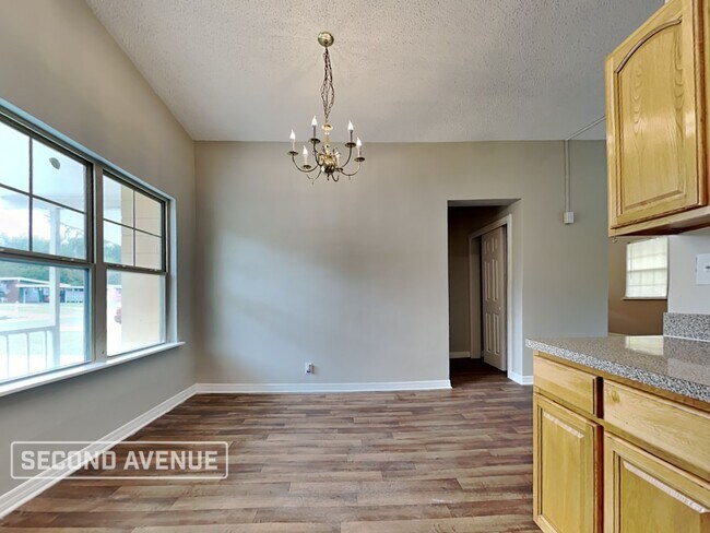 Photo - 3815 Rendale Dr N