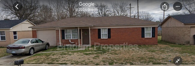 Building Photo - 503 N Beaumont St