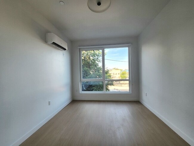 Photo - 75 Webster St Unit 1