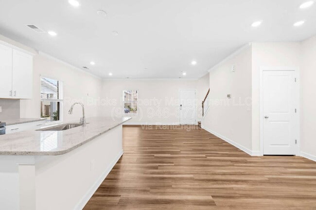 Photo - 1225 Colgher St