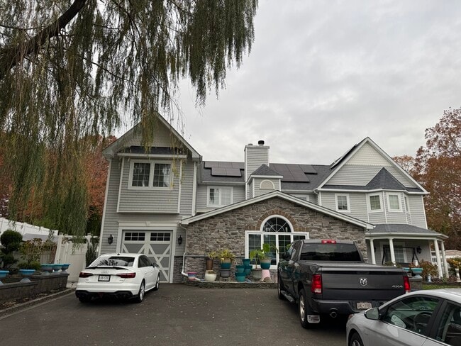 Building Photo - 18 Fairwood Ln Unit Apt for rent