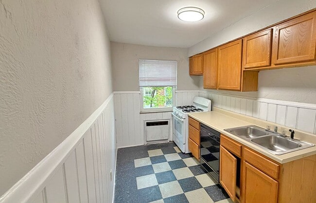 Photo - 596 Lowell Ave Unit 596-04