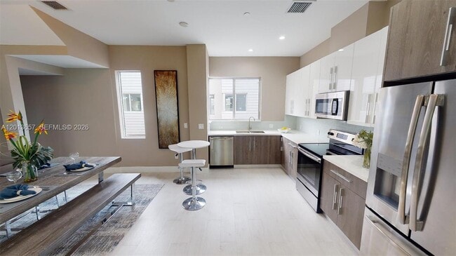 Photo - 632 NE 12th Ave