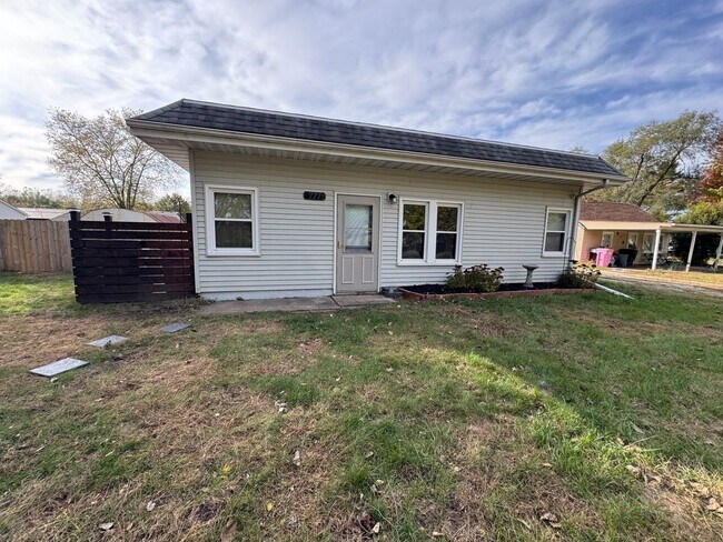 Building Photo - 2 bedroom 1 bath home in Colona