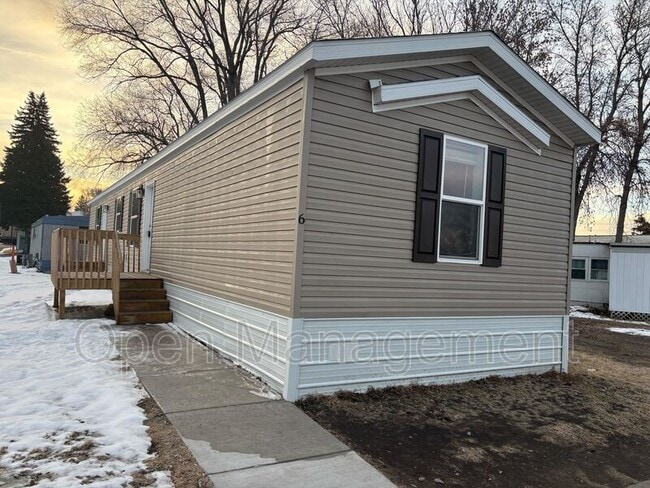 Photo - 725 S 12th St